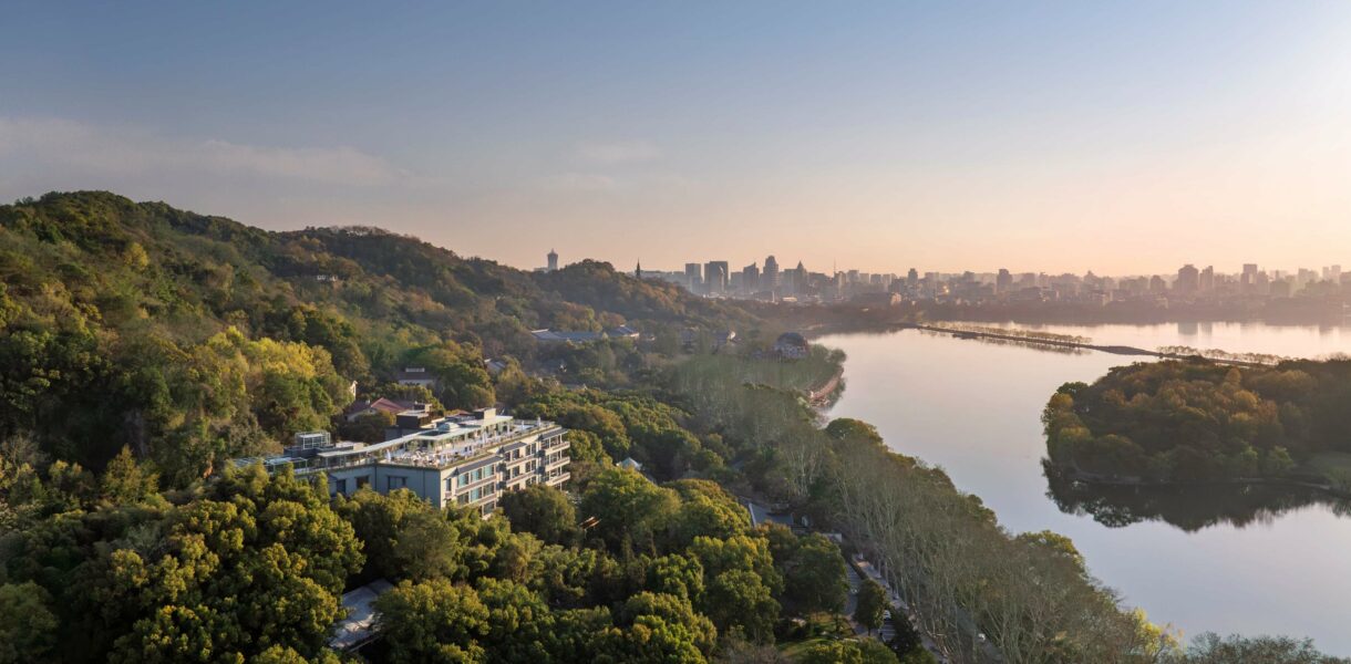 SHANGRI-LA SIGNATURES THE SILK